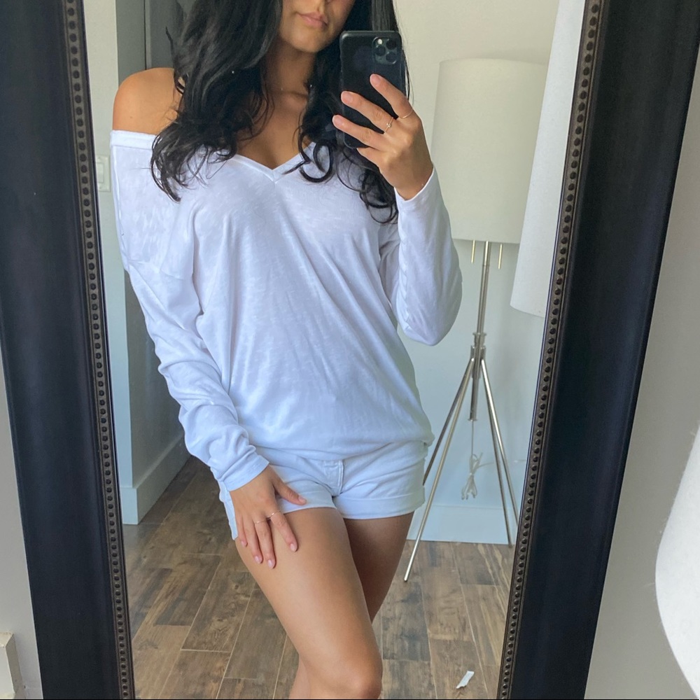 Thin Knit Open Low Back Long Basic White Shirt - image 5